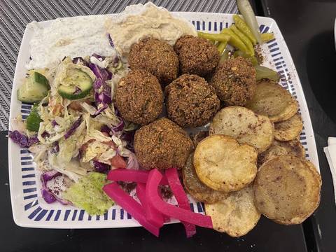Falafel platter with hummus